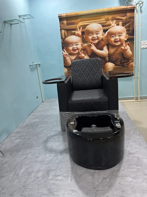 Unique professional beauty parlour | Best women's beauty parlour
