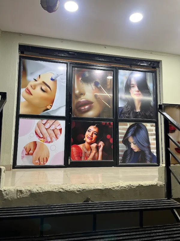 Unique professional beauty parlour | Best women's beauty parlour