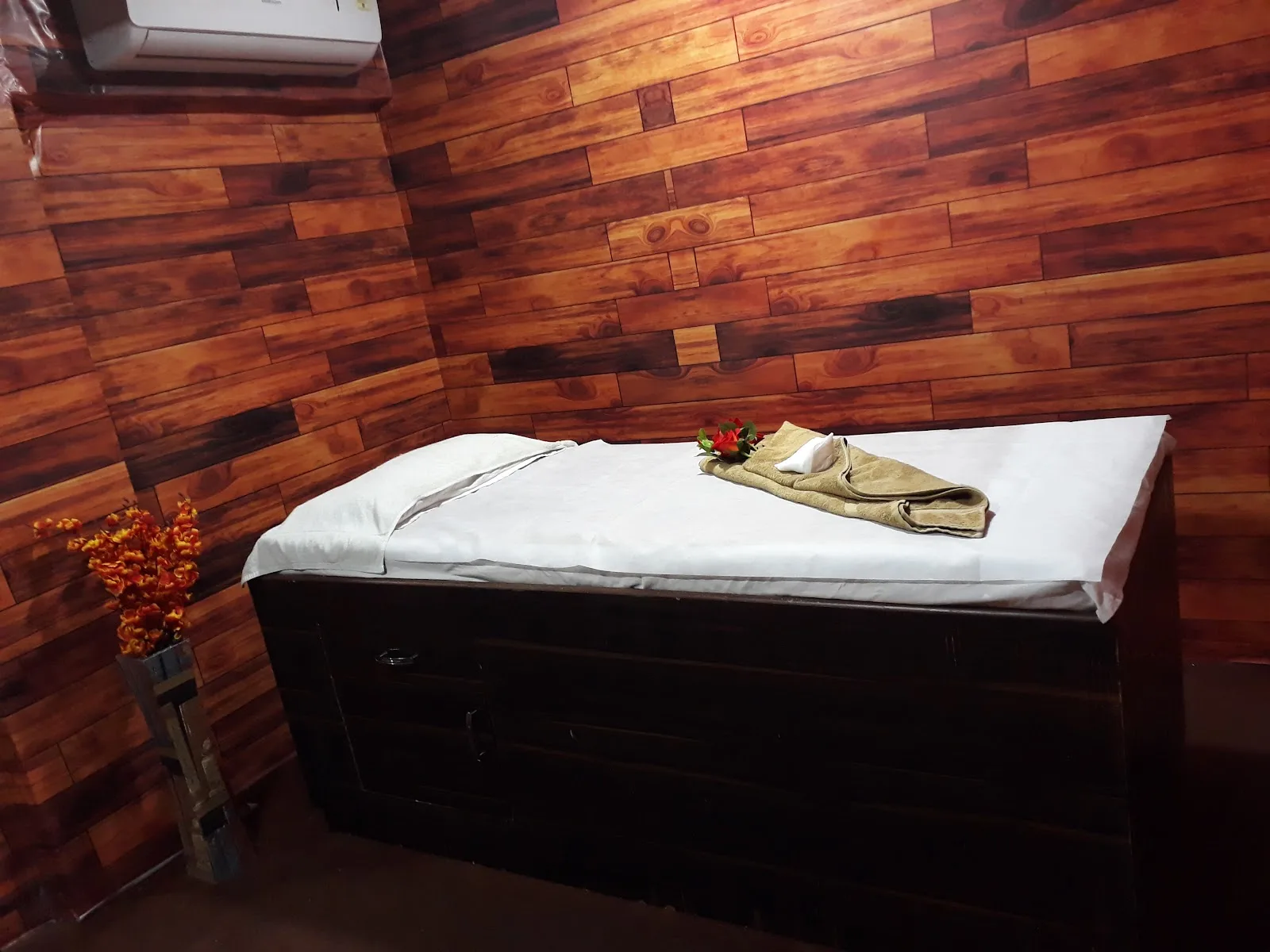 Moksha Spa - MP Nagar Bhopal
