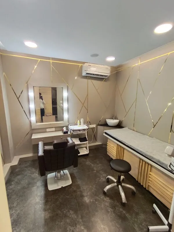 GREEN TRENDS UNISEX HAIR & STYLE SALON - Chandapura