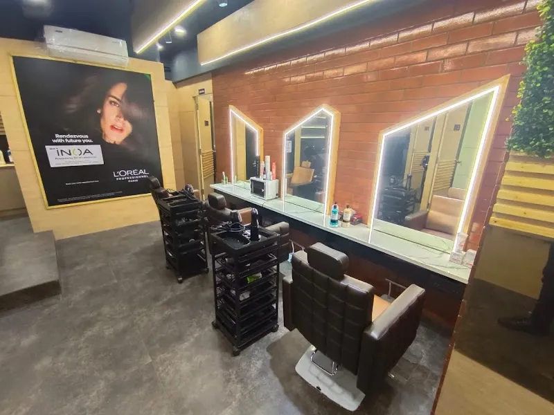 GREEN TRENDS UNISEX HAIR & STYLE SALON - Chandapura