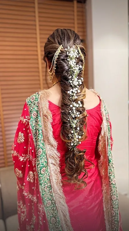 Neha Tripathi Salon Dalibagh
