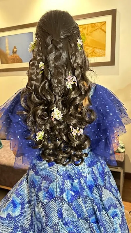 Neha Tripathi Salon Dalibagh