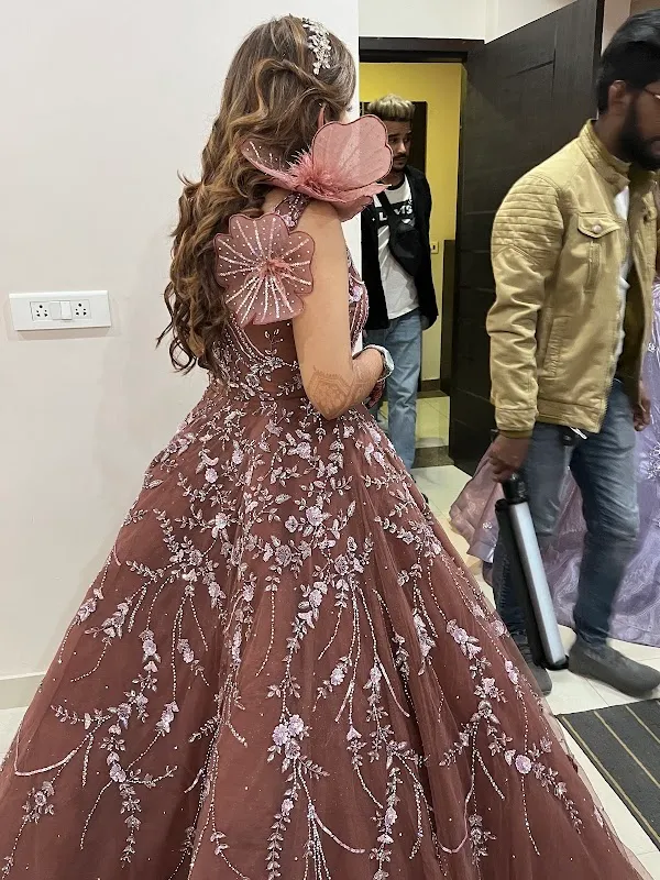 Neha Tripathi Salon Dalibagh