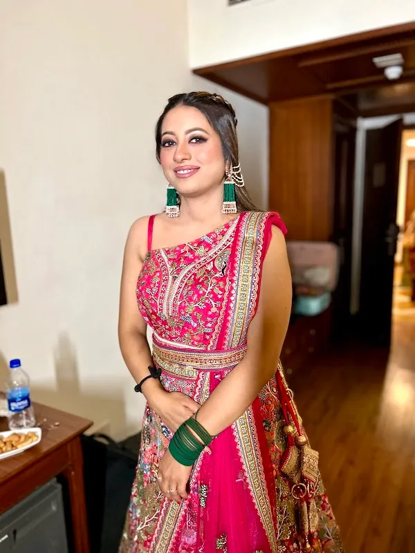 Neha Tripathi Salon Dalibagh