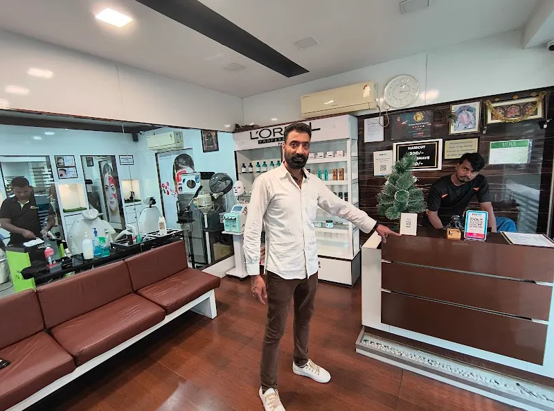 Dreams Men's Salon - Best Salon in Vijayanagar | Hair Spa | Keratin | Luxury Facials & Pedicure.