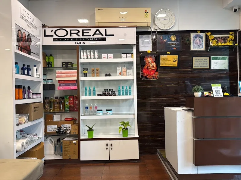 Dreams Men's Salon - Best Salon in Vijayanagar | Hair Spa | Keratin | Luxury Facials & Pedicure.