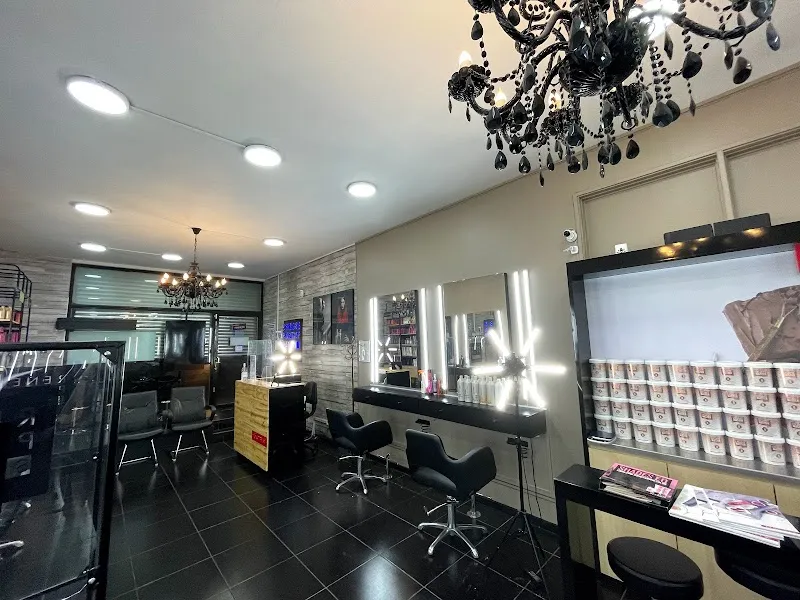 RENE PIAF SALON