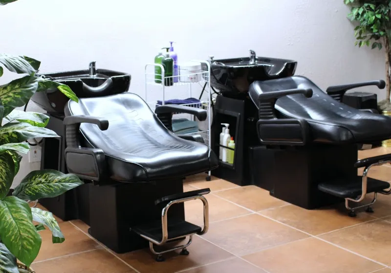 Heights Retreat Salon and Spa - facial massage pedicure manicure & lash Houston TX