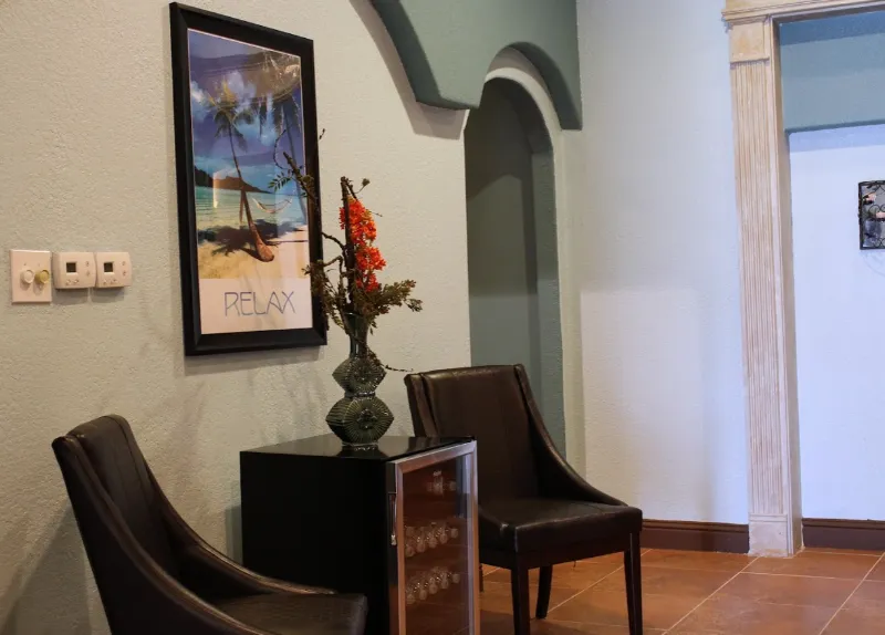Heights Retreat Salon and Spa - facial massage pedicure manicure & lash Houston TX