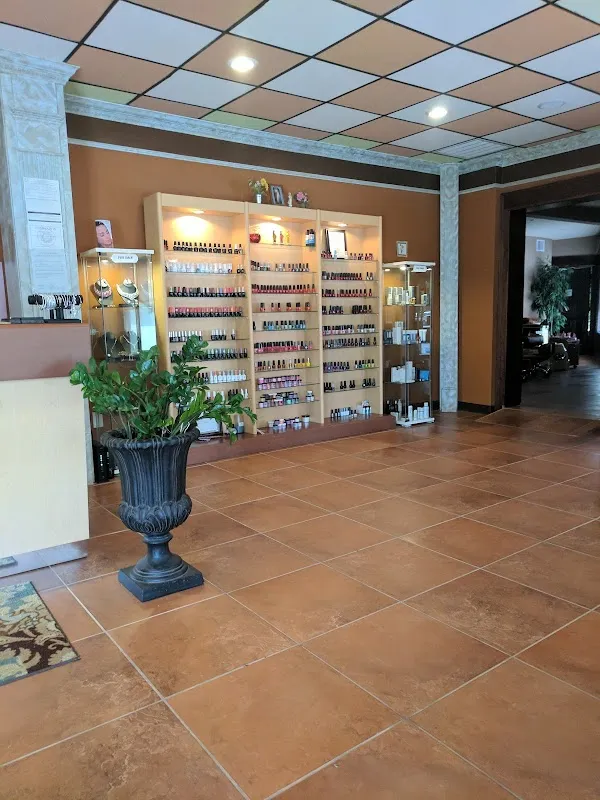 Heights Retreat Salon and Spa - facial massage pedicure manicure & lash Houston TX