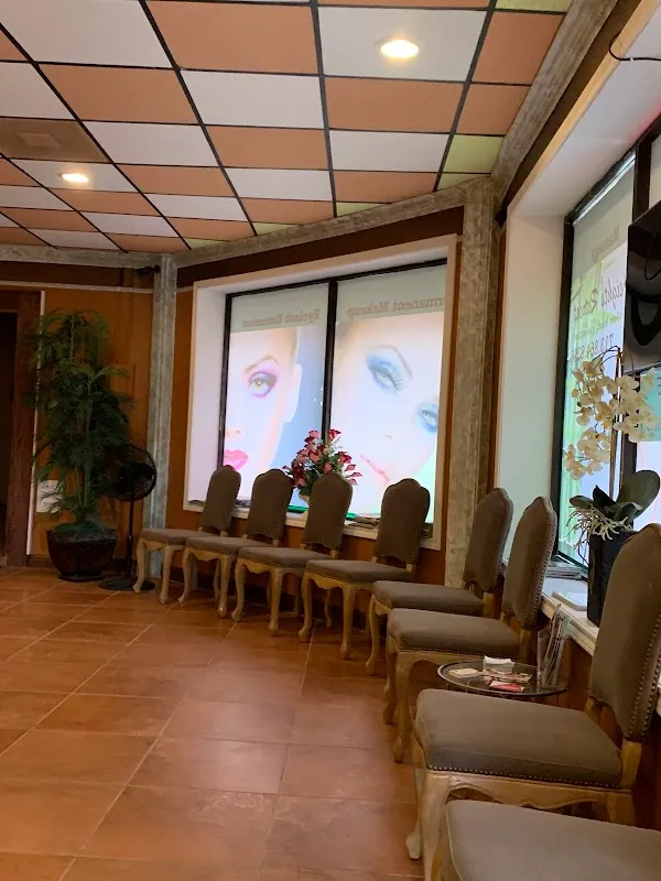 Heights Retreat Salon and Spa - facial massage pedicure manicure & lash Houston TX