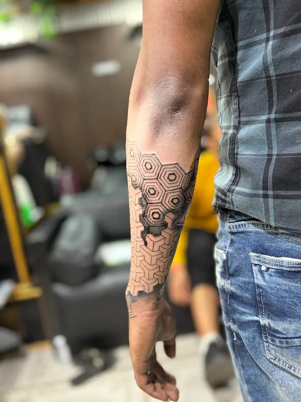 RK Tattoo & Piercing Studio