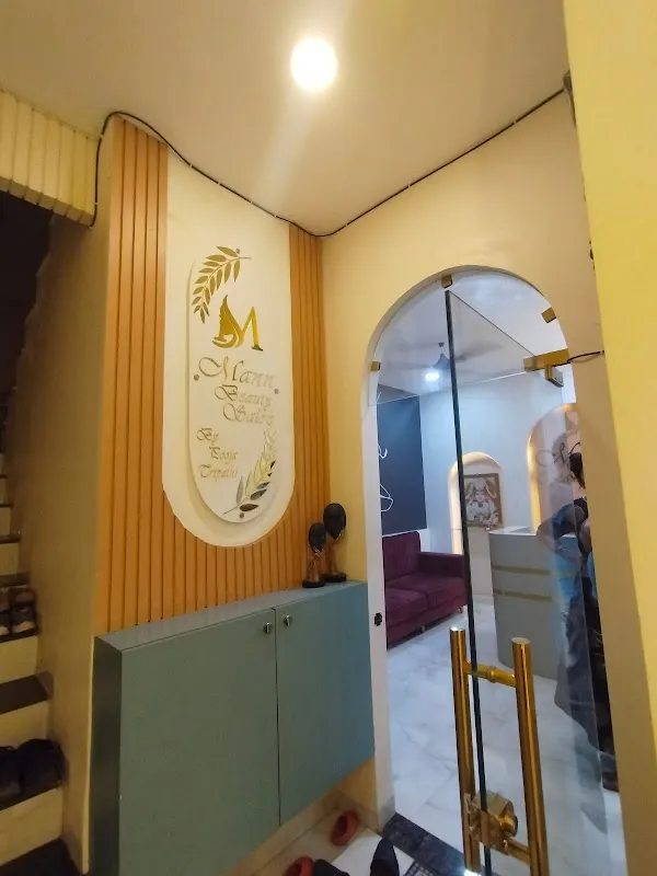 Mann beauty salon - Only For Female