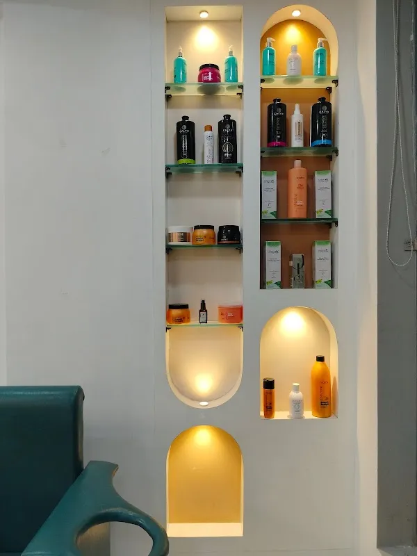 Mann beauty salon - Only For Female