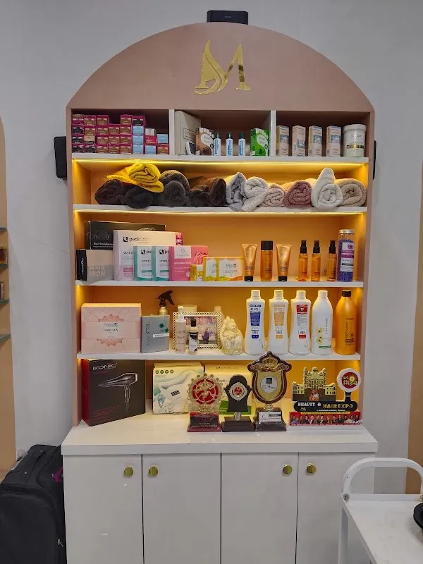 Mann beauty salon - Only For Female