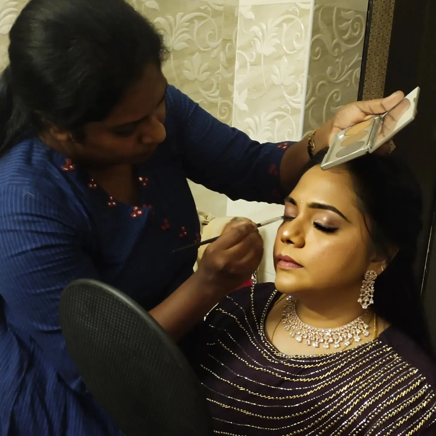 LIJO's MAKEOVER AND BEAUTY SALON