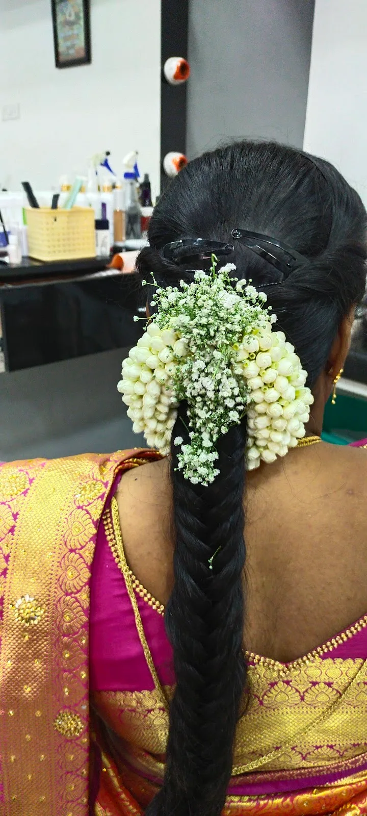 LIJO's MAKEOVER AND BEAUTY SALON