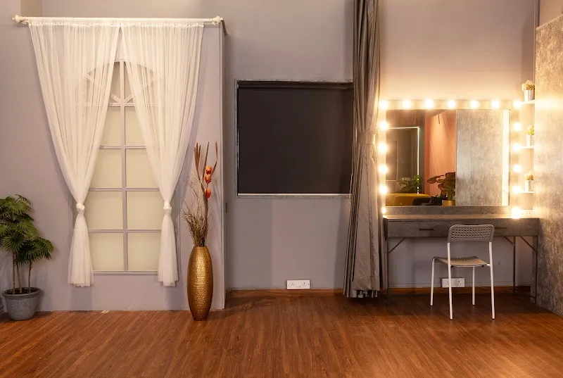 Spectadors Studios | Podcast Studio & Photography Studio in Mumbai on Rent | Studio For Photoshoot & Video shoot.