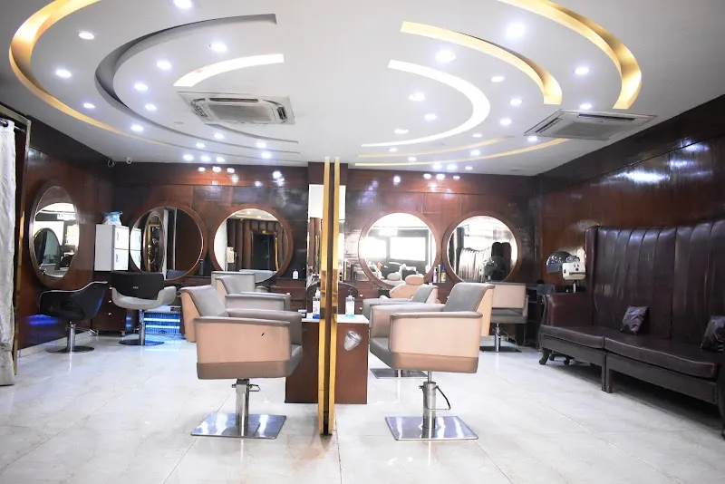 Hair Masters Luxury Salon, Punjabi Bagh