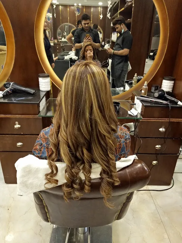 Hair Masters Luxury Salon, Punjabi Bagh