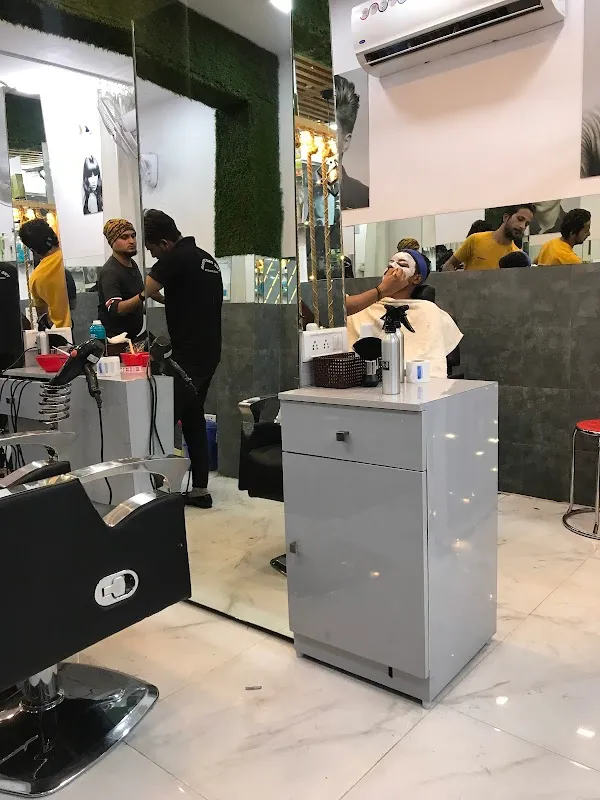 The Trim Studio Unisex Salon