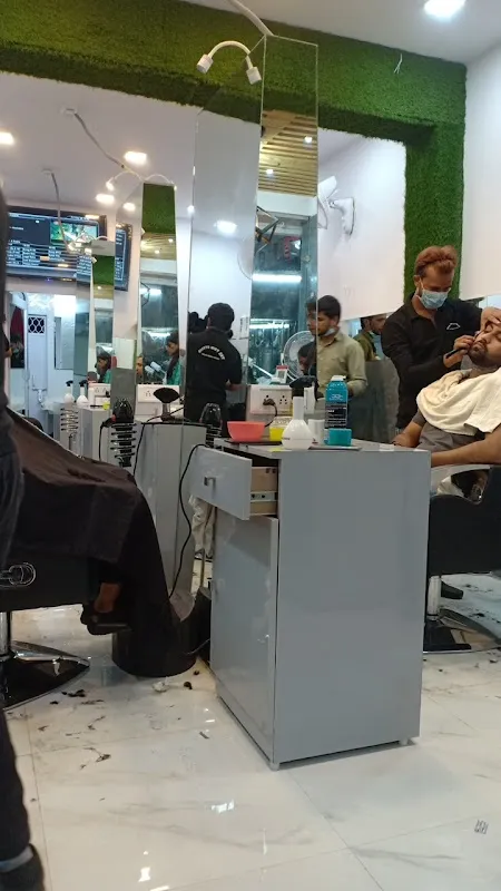 The Trim Studio Unisex Salon