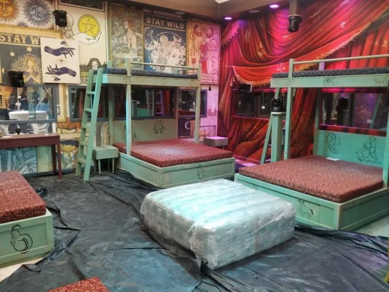 Bigg boss Hindi set