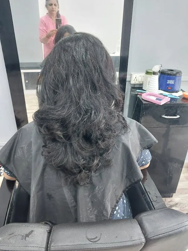 SIMMI''S SALON AND SPA