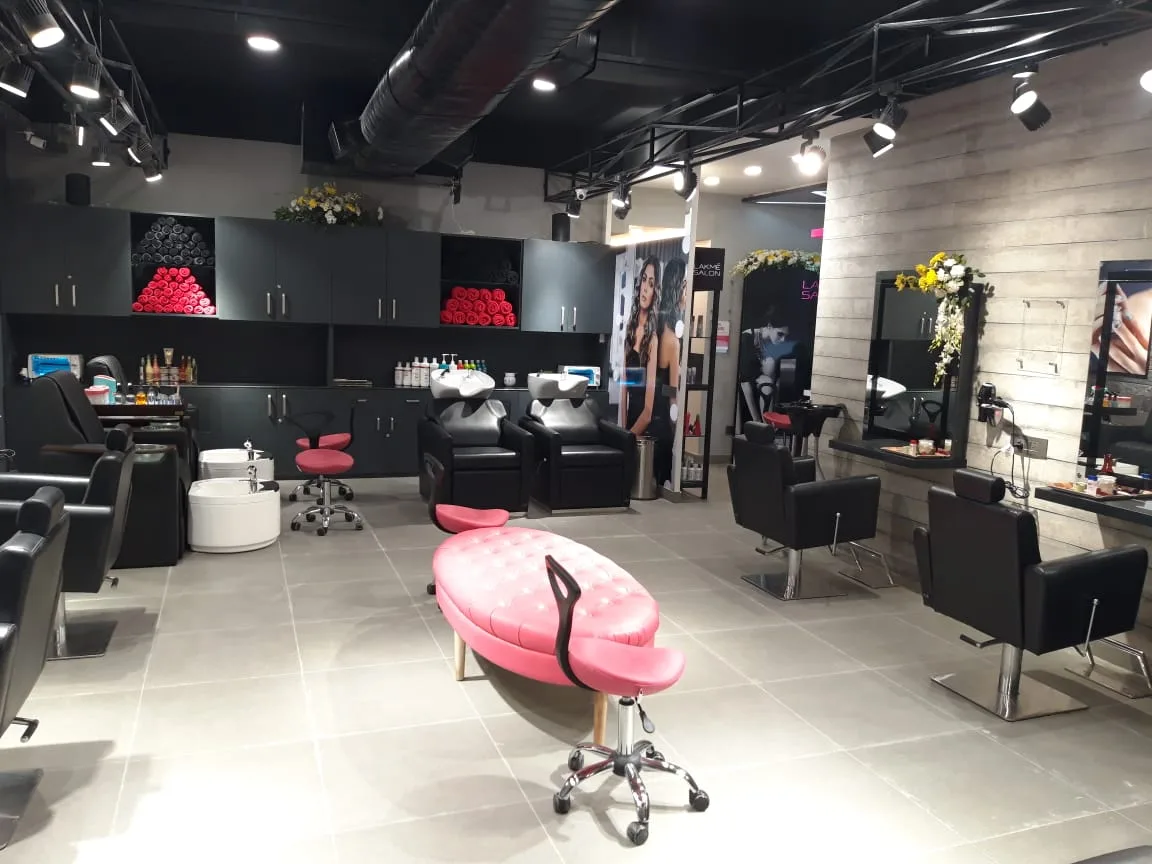 Lakme Salon in Kidwai Nagar,Kanpur