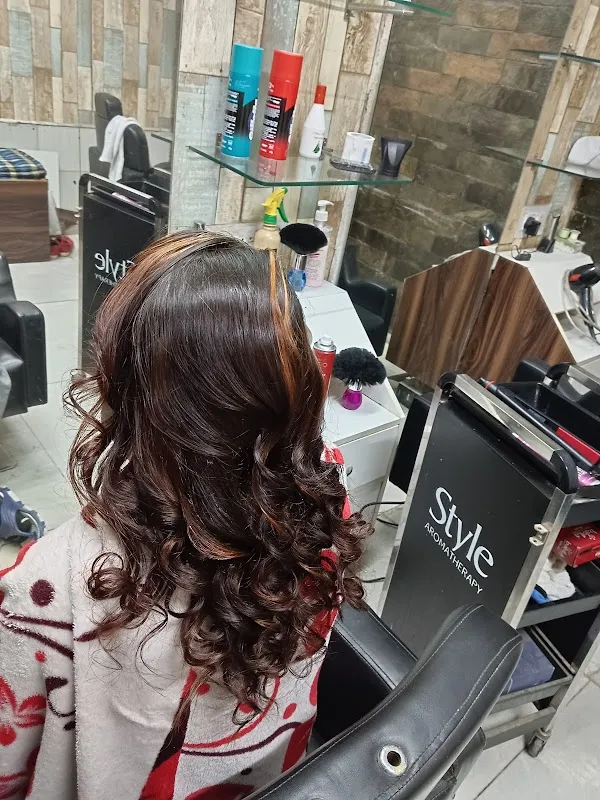 SR Hair Saloon