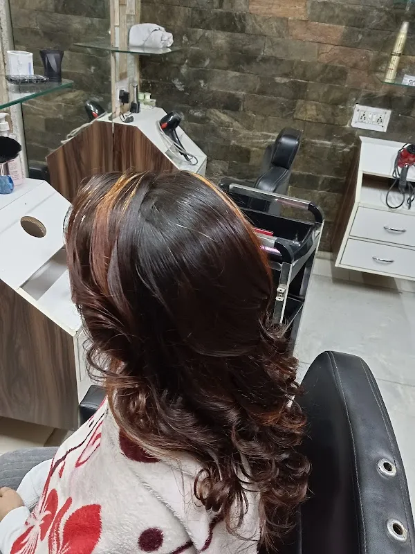 SR Hair Saloon