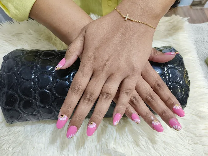 Magnificent Touch Salon - Unisex