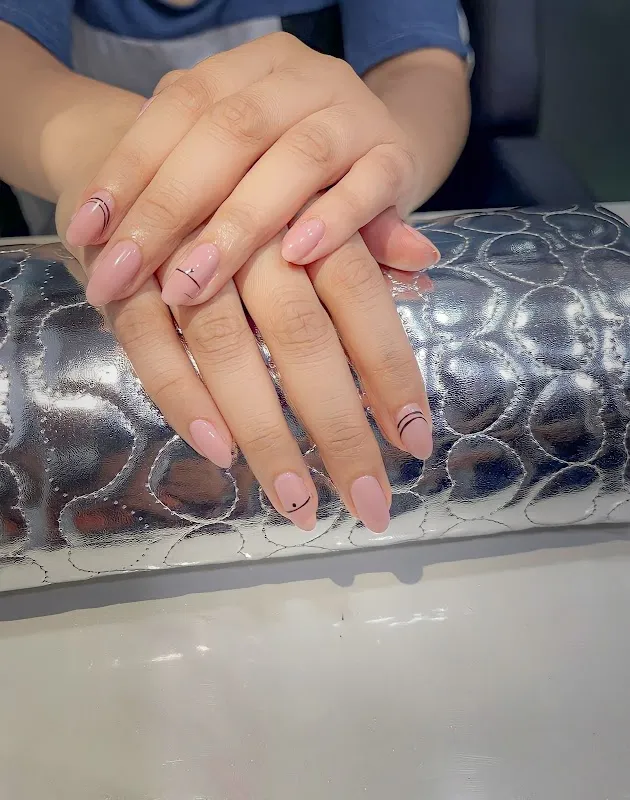 Magnificent Touch Salon - Unisex