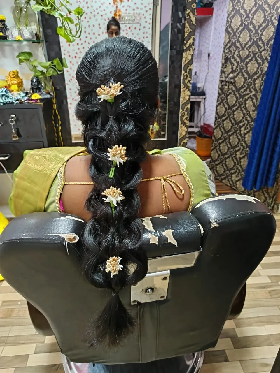 Queen Beauty Studio In Parlour