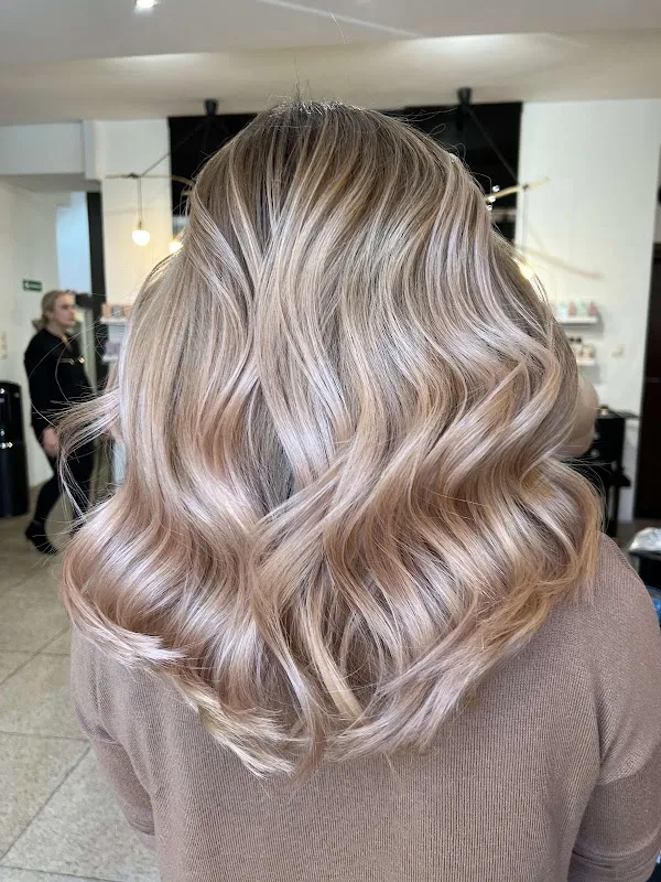 Fifty Fifty Concept - Fryzjer Warszawa | Profesjonalny salon fryzjerski