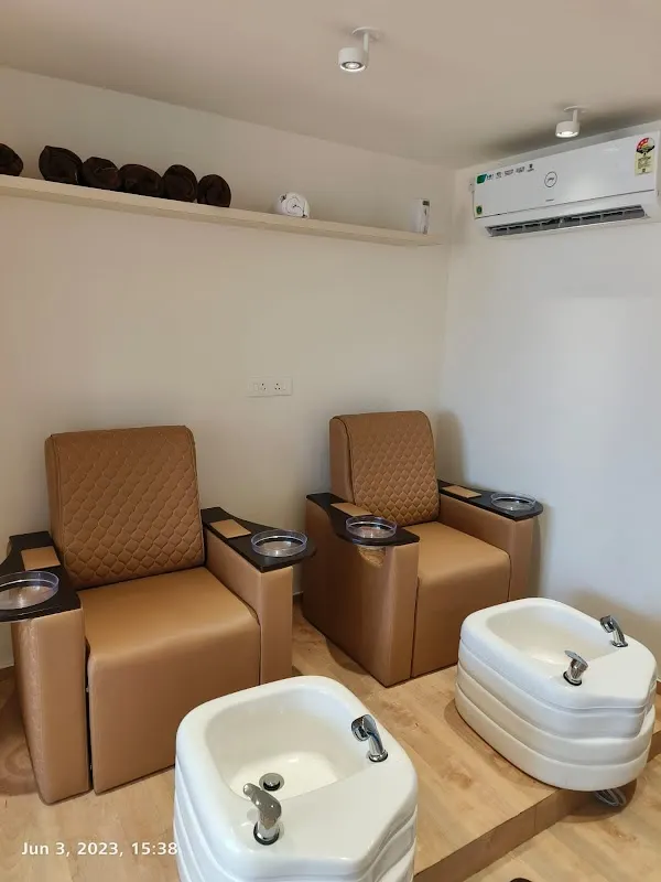 The Roots Salon & Spa