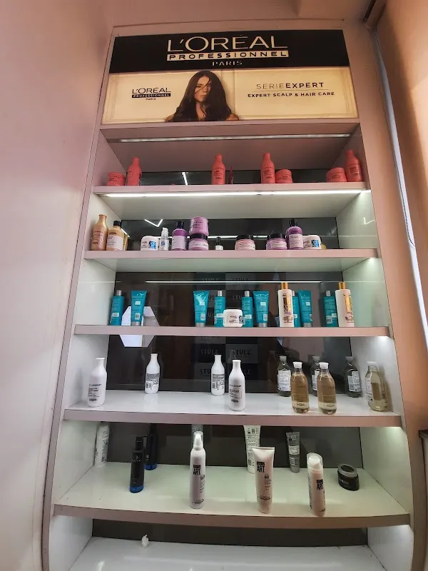 STYLE THE FAMILY SALON - Best Family Salon in Billimora , Bridal Makeup , Best Beauty Parlour in Billimora