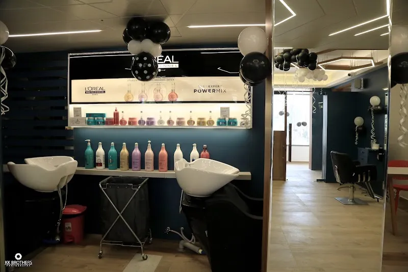 STYLE THE FAMILY SALON - Best Family Salon in Billimora , Bridal Makeup , Best Beauty Parlour in Billimora