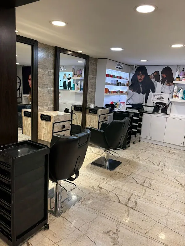 US Hairline - Unisex Hair Salon in Magrath Road