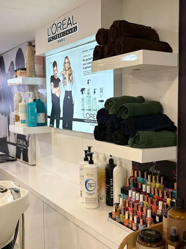 US Hairline - Unisex Hair Salon in Magrath Road