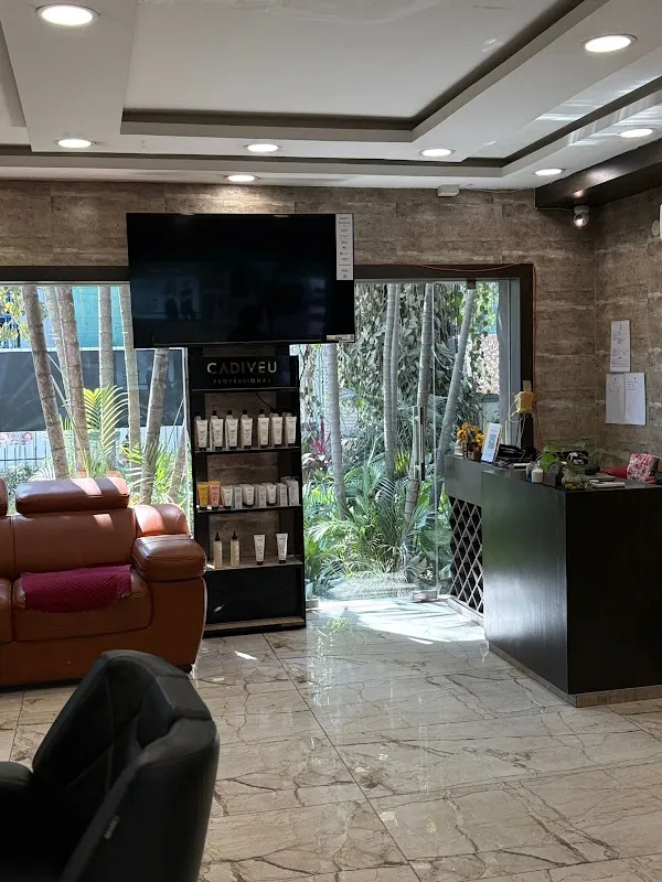 US Hairline - Unisex Hair Salon in Magrath Road
