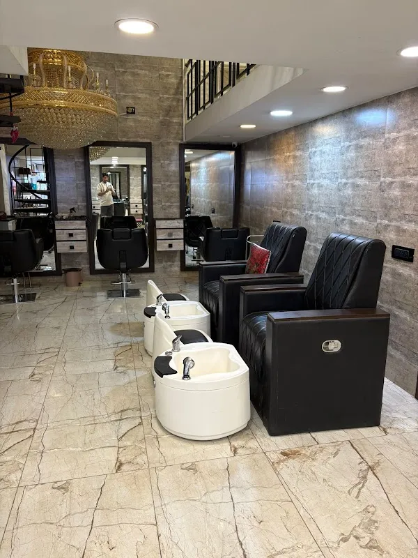 US Hairline - Unisex Hair Salon in Magrath Road