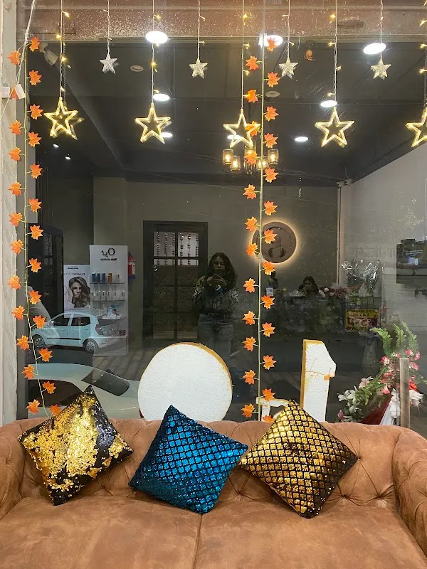 Shades & shine unisex salon