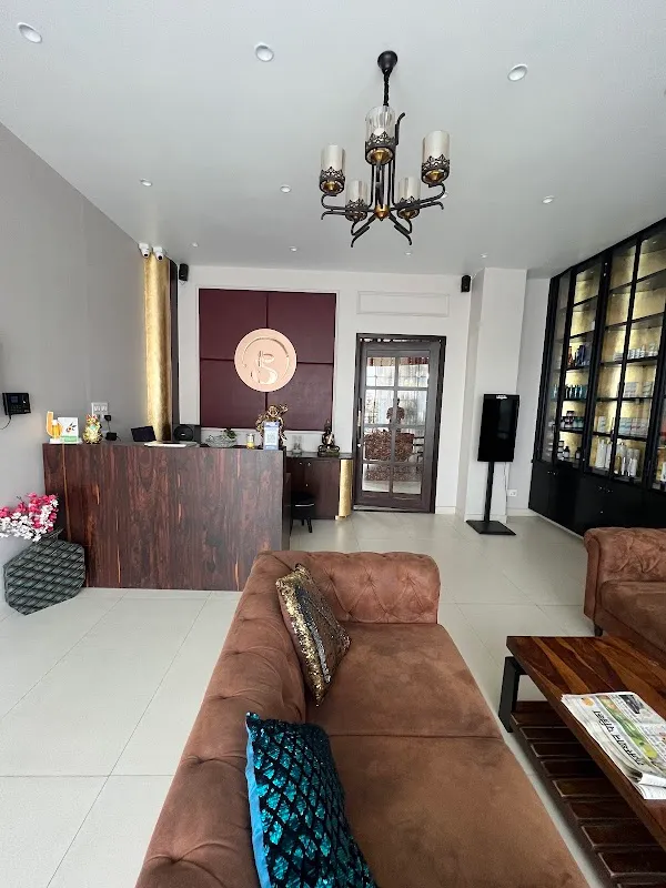 Shades & shine unisex salon