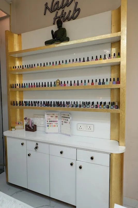 Shades & shine unisex salon