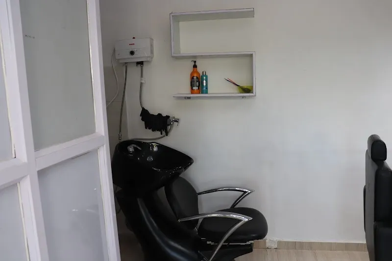 A2R SALON & ACADEMY