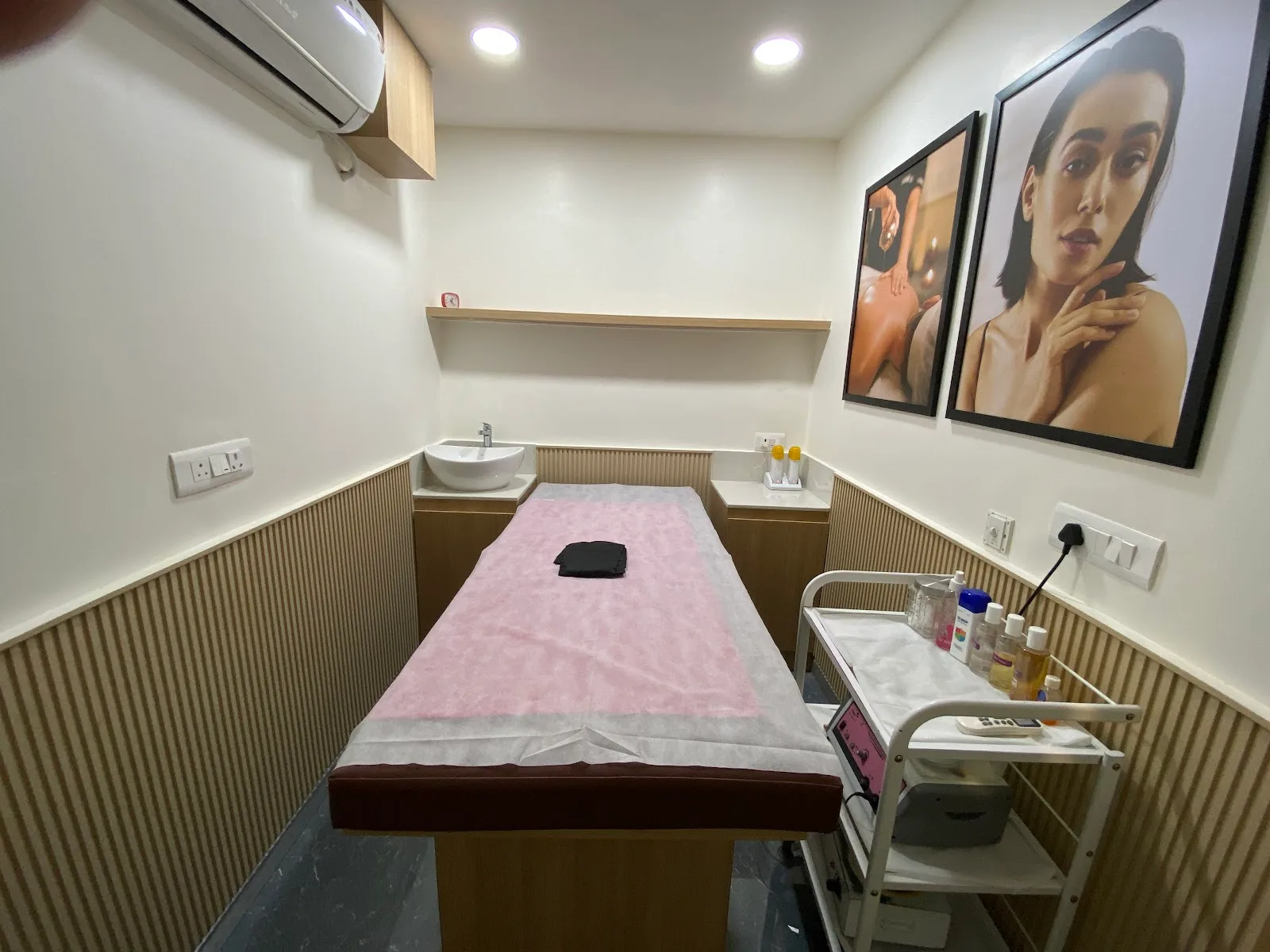 Lakme Salon in Indira Nagar 12th Main,Bengaluru