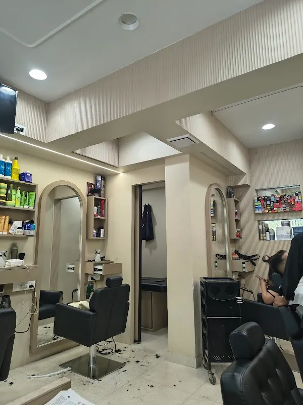 Bright unisex salon