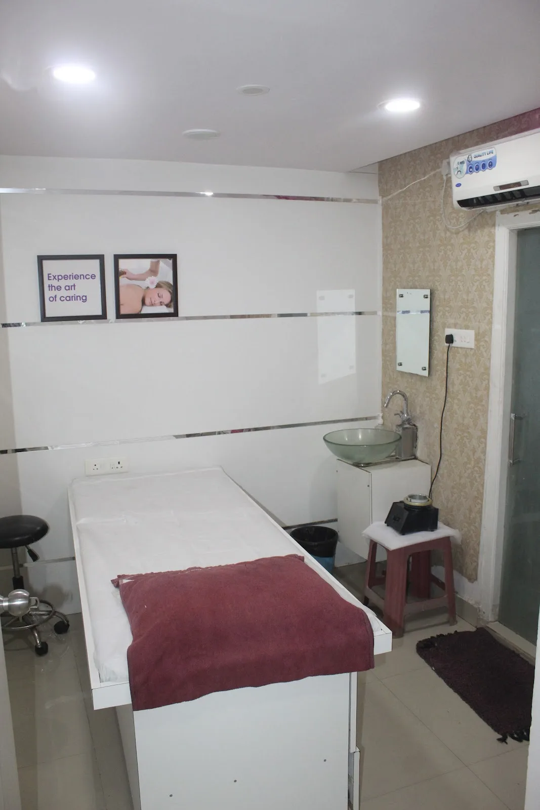 Naturals Family salon & spa